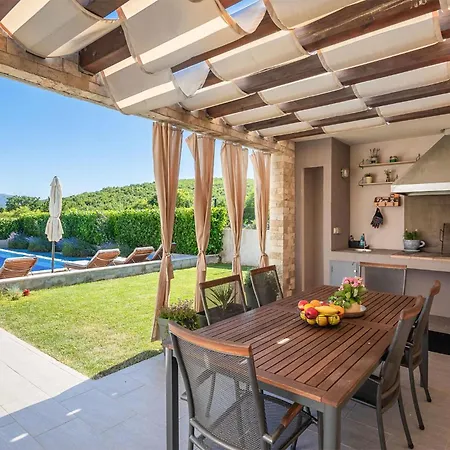Dali Holiday home Sicane